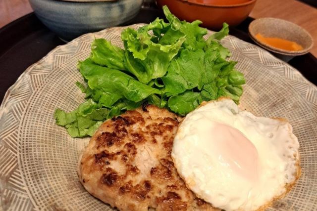 余市北島豚１００％の手作りハンバーグ定食～自家製デミグラスソース～